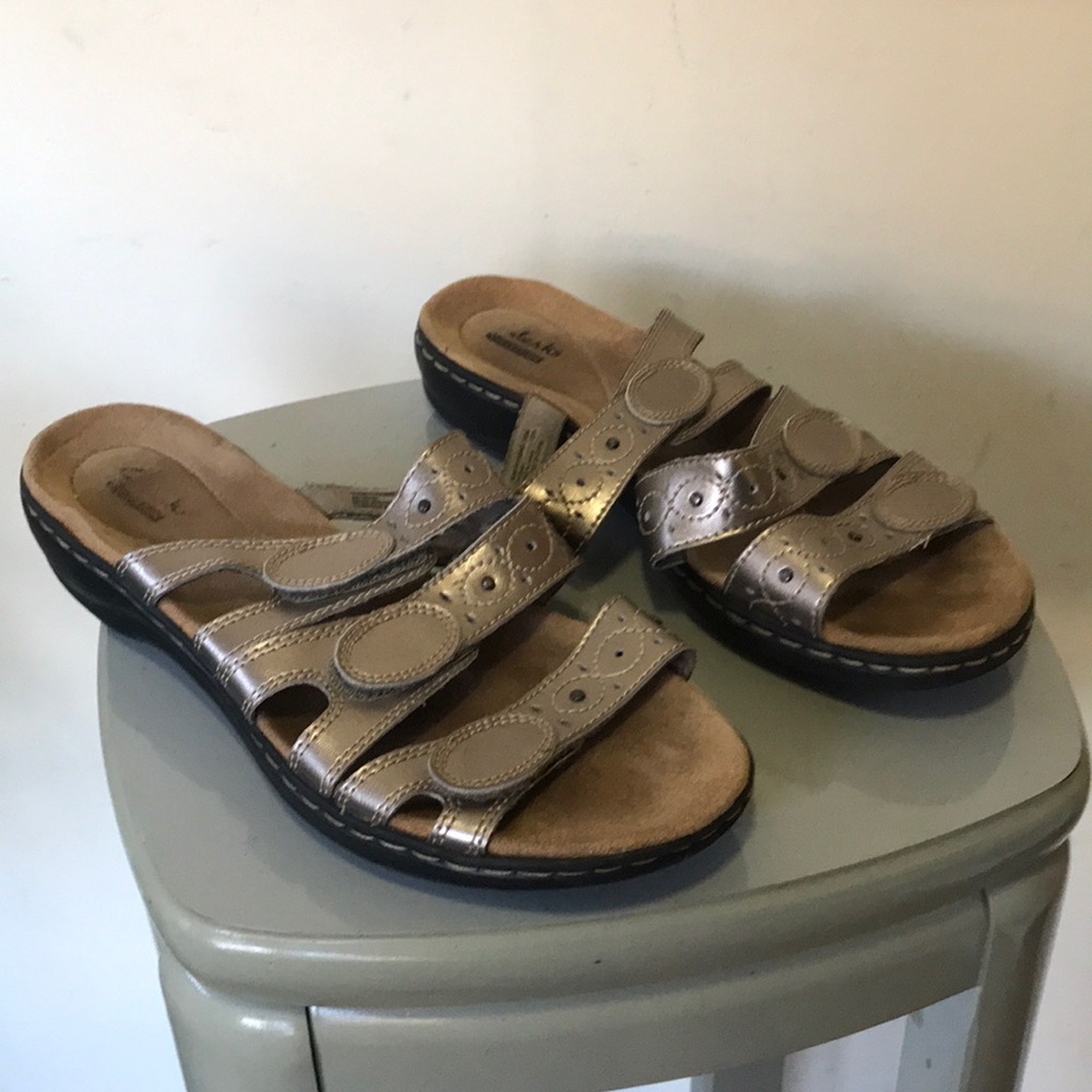 Clark’s Velcro sandal shoe